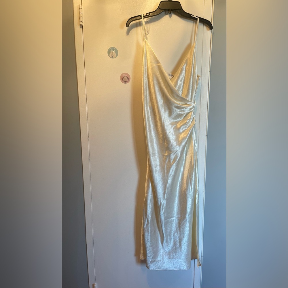 Sexy, Slip On Magdalene Midi Dress - Cream. NWT. Size M. Fashion Nova.